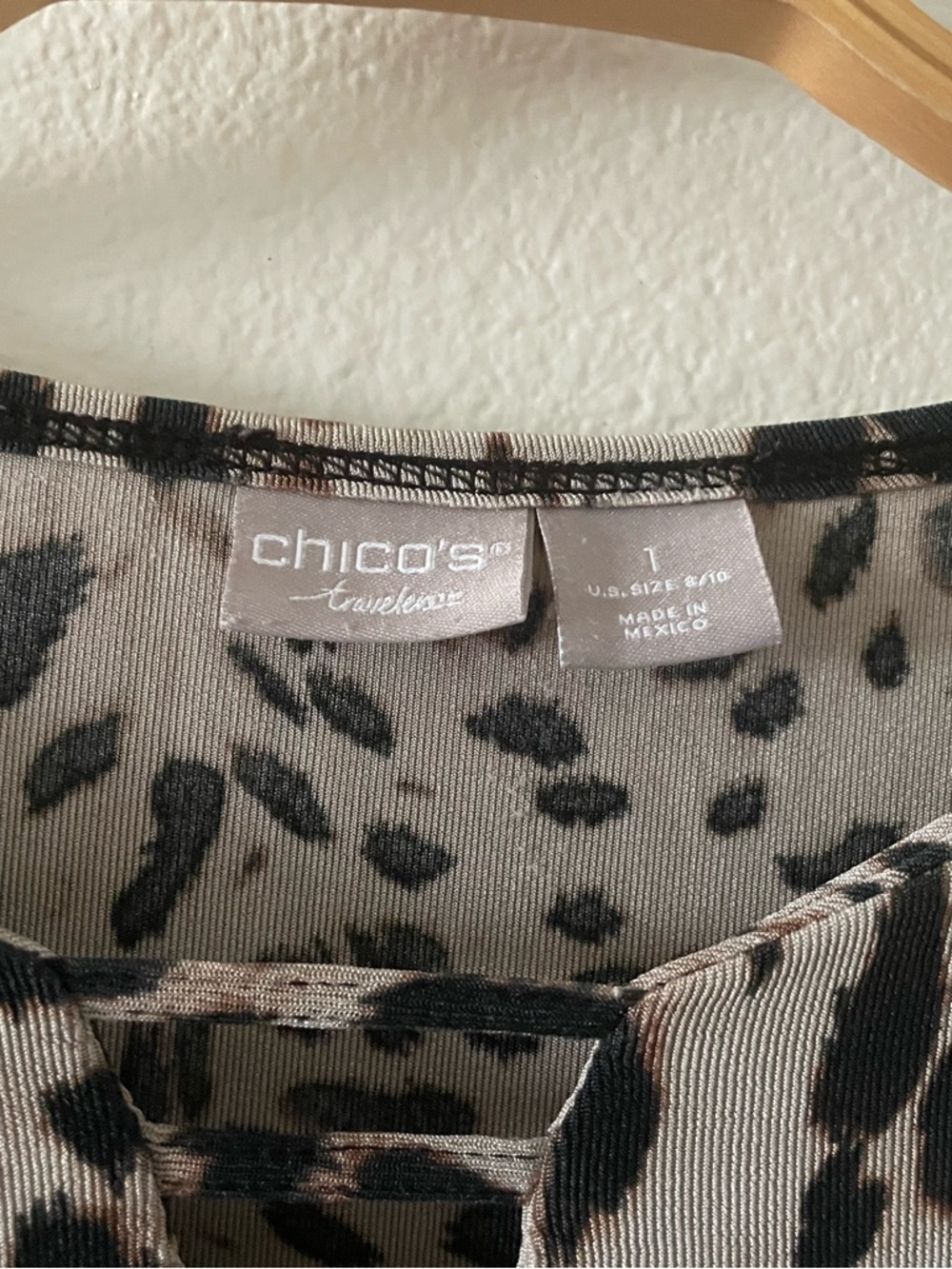 Chico’s Travelers Animal Print V-Neck With Straps 3/4 Sleeves Tunic top - Picture 3 of 3